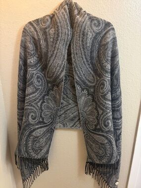 Gray Paisley Knit Open-Front Shawl Wrap